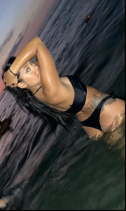 Gabby-Kinky- Public Pic 4