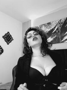 Dakhota_Rouge Soft lights are enough ... 🖤🤍 . fénykép