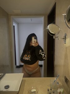 MilyCortt Public  4টি ছবি