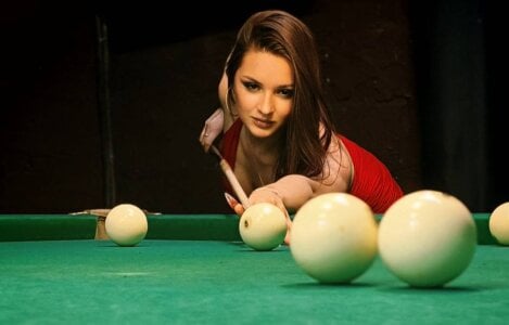 Vixsariaのmy sexy pool party😎の 5枚の写真