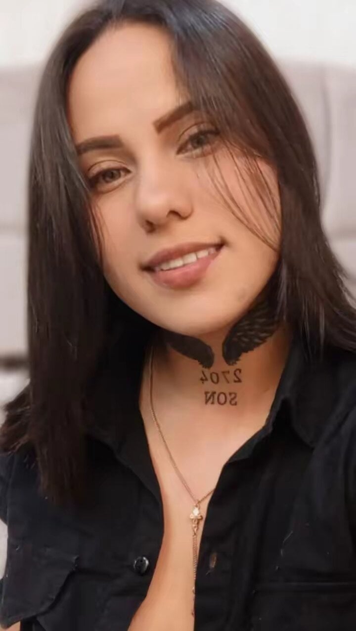 Naomii_BDSM 热门图片 9834