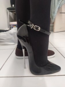 InaraReynolds Public Pic 2