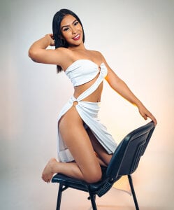 AishaKassandra Public Foto 6