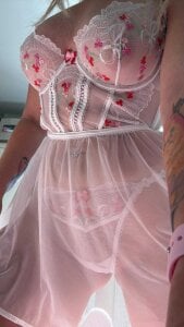 xxcurvyjessiexx kullanıcısının Choose an outfit 😉 albümü -  2 fotoğraf