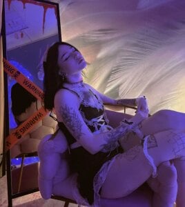 Emma_Kirks Sexy Housemaid❤ Pic 3