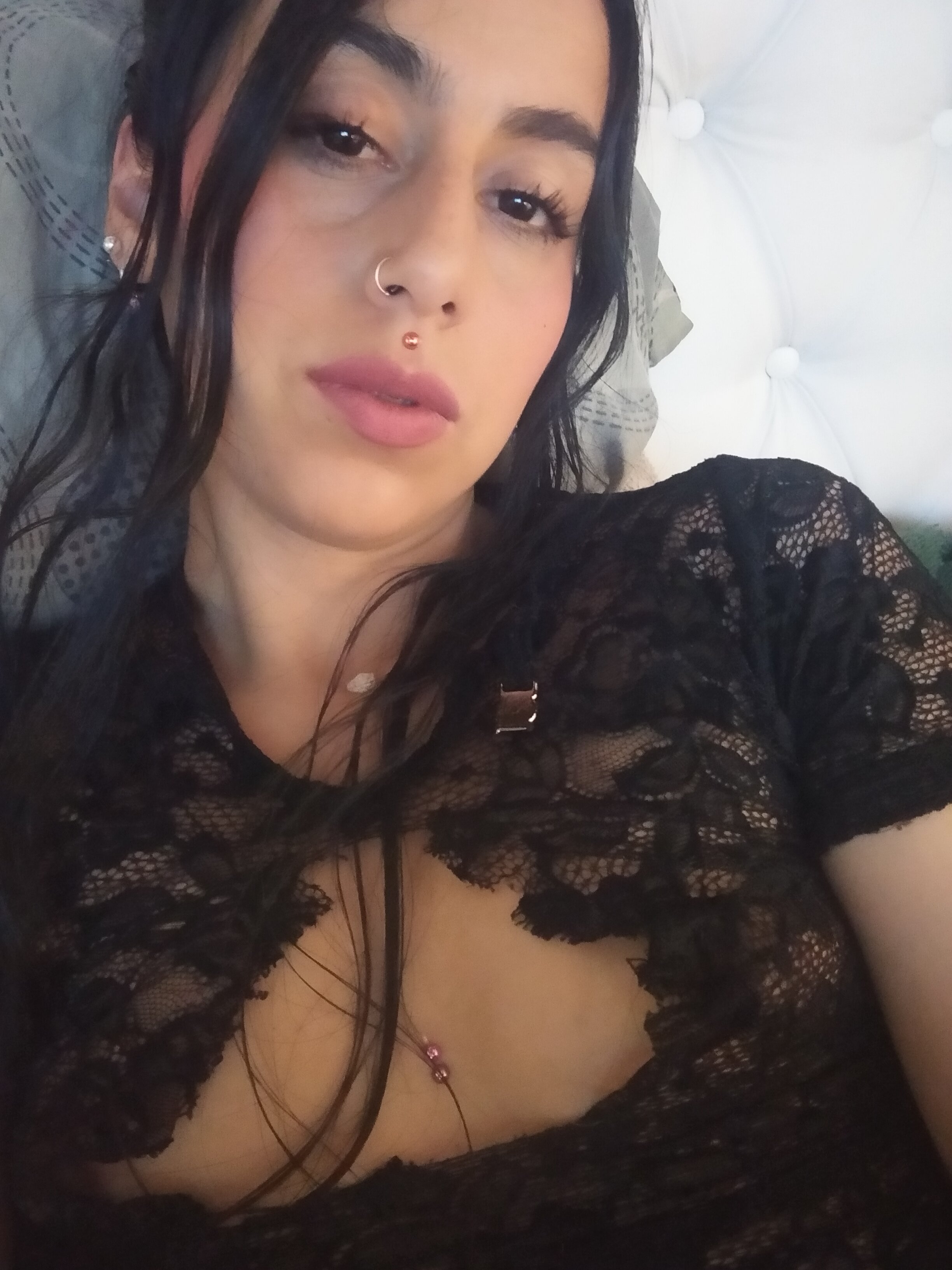 Join Miss18taylor Live Sex Chat - Profiles, Reviews, & Porn