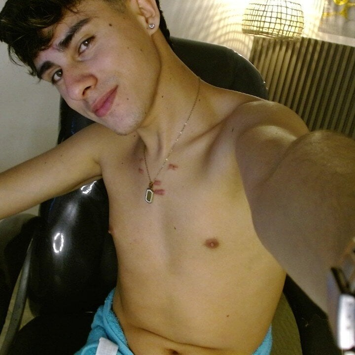 Dyla_n18 热门图片 9649