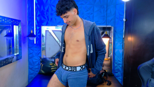 Being Flirtatious hehe 🥰 de Alan_Del_Reyx  6 photos