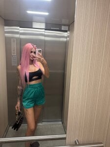 Miky_Lust Public Pic 4