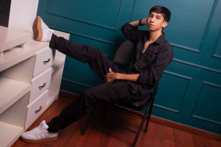 Lucian_Davi ME AT THE OFFICE! ❤️ Pic 3