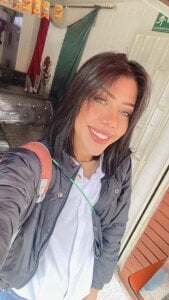 Zoe_Bakerr Public Pic 5