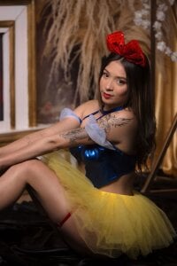 Victoria_Adams14 naughty princess 💛🫣 Pic 3