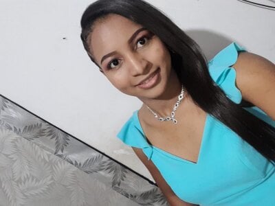 emma_stone54 hi Pic 3