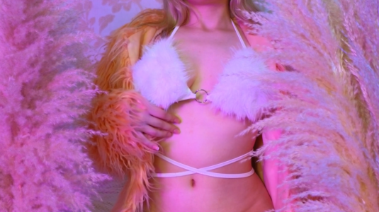 Mila_wxw Public Pic 3