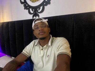 Latinblack_98 Public Gambar