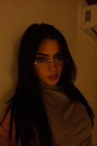 Giselle_royyのsexy girl with glasses❤️の 2枚の写真
