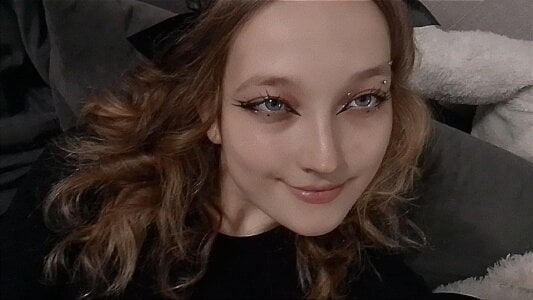 LauraKelley Public Pic 4