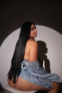 Megancoxx Megan in jeans Pic 2