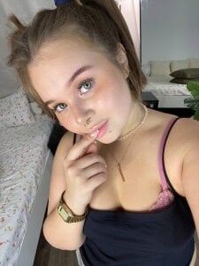 Anna_Nicol cute naughty girl Pic 3