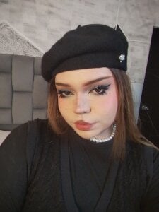 Maxxxine1: Public ( 9 фото)