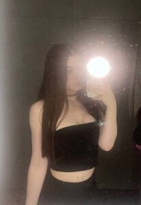 AngelenaCrittendon preparation for the holidays টি ছবি