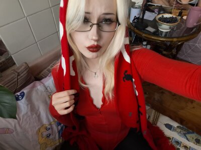 StellaZeolla Random Frames Pic 2