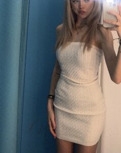 MelliMoon Public slika