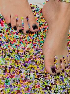 fetish_foot_ sensations 🔴🟠🟡🟢🔵🟣 Pic 2