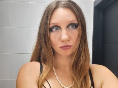 EmilyLang Public Pic 4