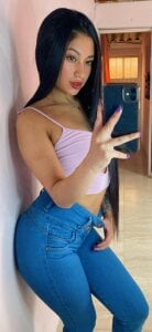 emma_collins_18 Public Pic 4