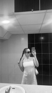 amanda-miki Public Pic 3