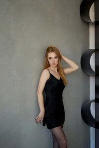 ArielPeters Public  4টি ছবি