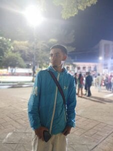 Noah-JONESsex in the bathroom图片