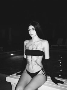 Public od Violet-Leclerc  2 snímek