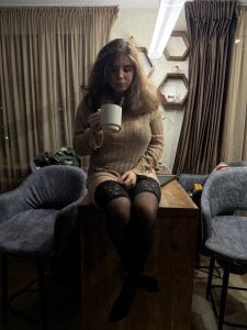 body is warm de Mia_Brackenridge26  5 photos