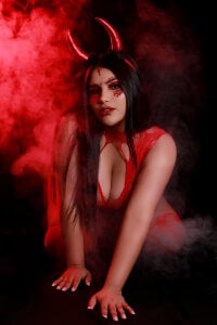 NiaWatsonn Halloween Pic 6