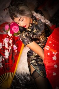 aishathorneeのyour asian 🐲🉐の 2枚の写真