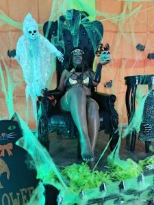 nefertiti_ebony: Sweet or do I make you mischief? ( 2 фото)