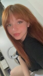 Crimson Daydream de KatheyMichelfelder  2 photos