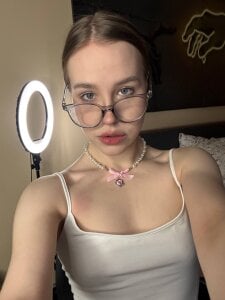 MaliaBourraine what are you thinking? Pic 2