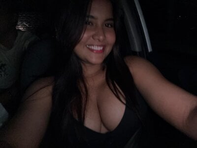 Lolaa-evans: Public ( 2 фото)