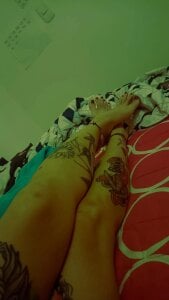 LanaGodard: Feet 🤪 ( 2 фото)