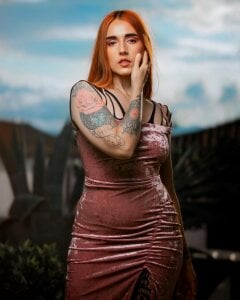 helen_mooree I LOOK HOT? 👀 Photo 4