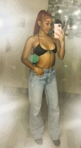 Charlotte_Flanders Public  2টি ছবি