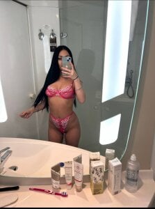 DelilahRayn Petite in Pink 💗😝 Billede