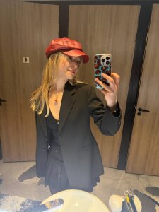 SourMidday Mini photo shoot of my business outfit slika 3