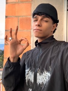 JamesDreams One day in my best friend’s house Pic 3