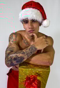 ❤️‍🔥 Desire also wears red… this Christmas 🎅🔥 de joseph_boy  Imagens