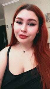 Julia_Bloom Public Pic 6