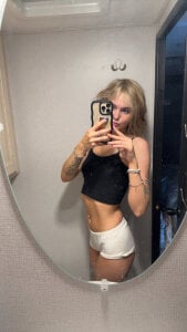 Kyliecameron Some of me 😝  7. fénykép